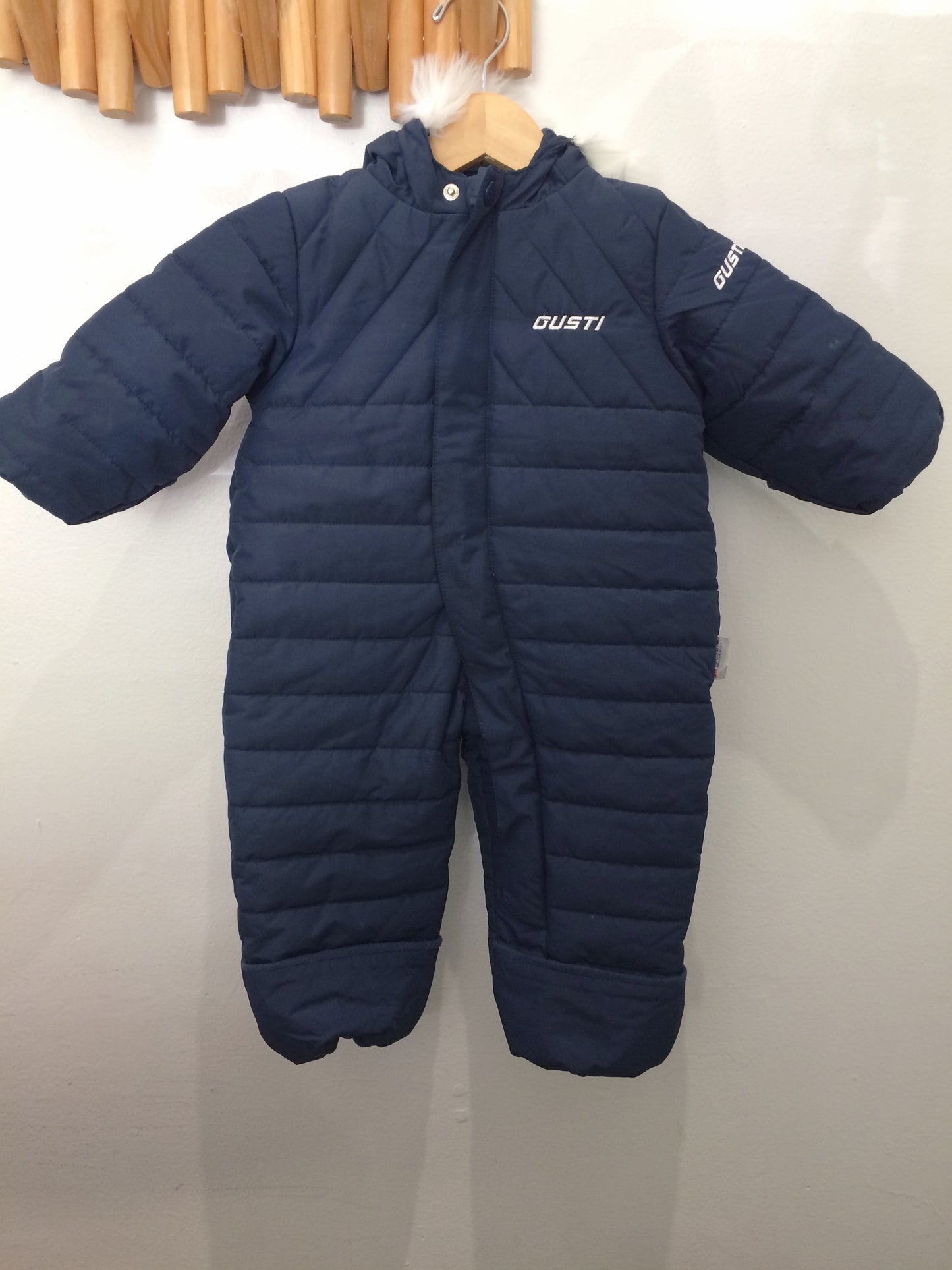 Gusti navy snowsuit 9m