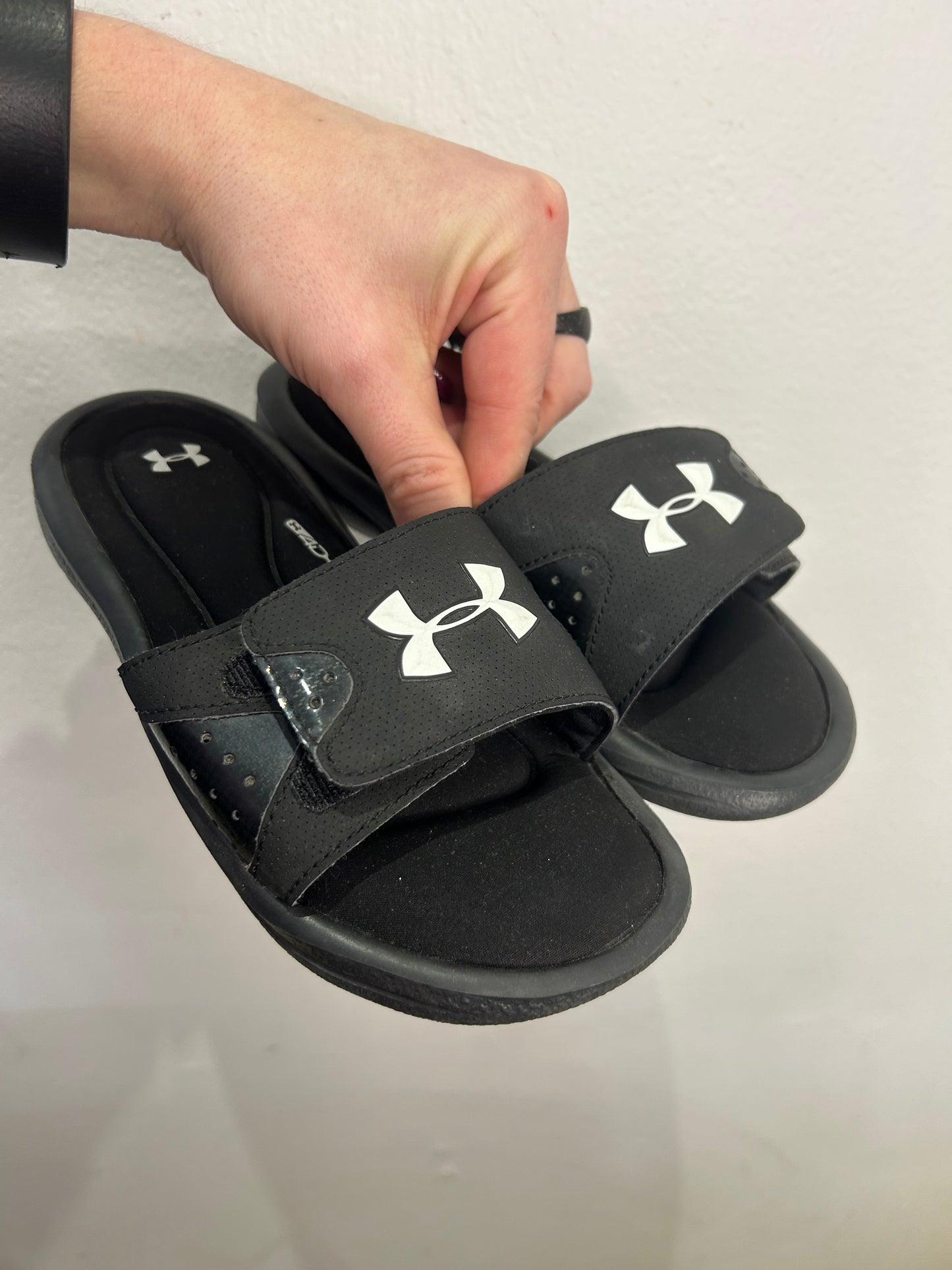 Y2 Underarmour logo