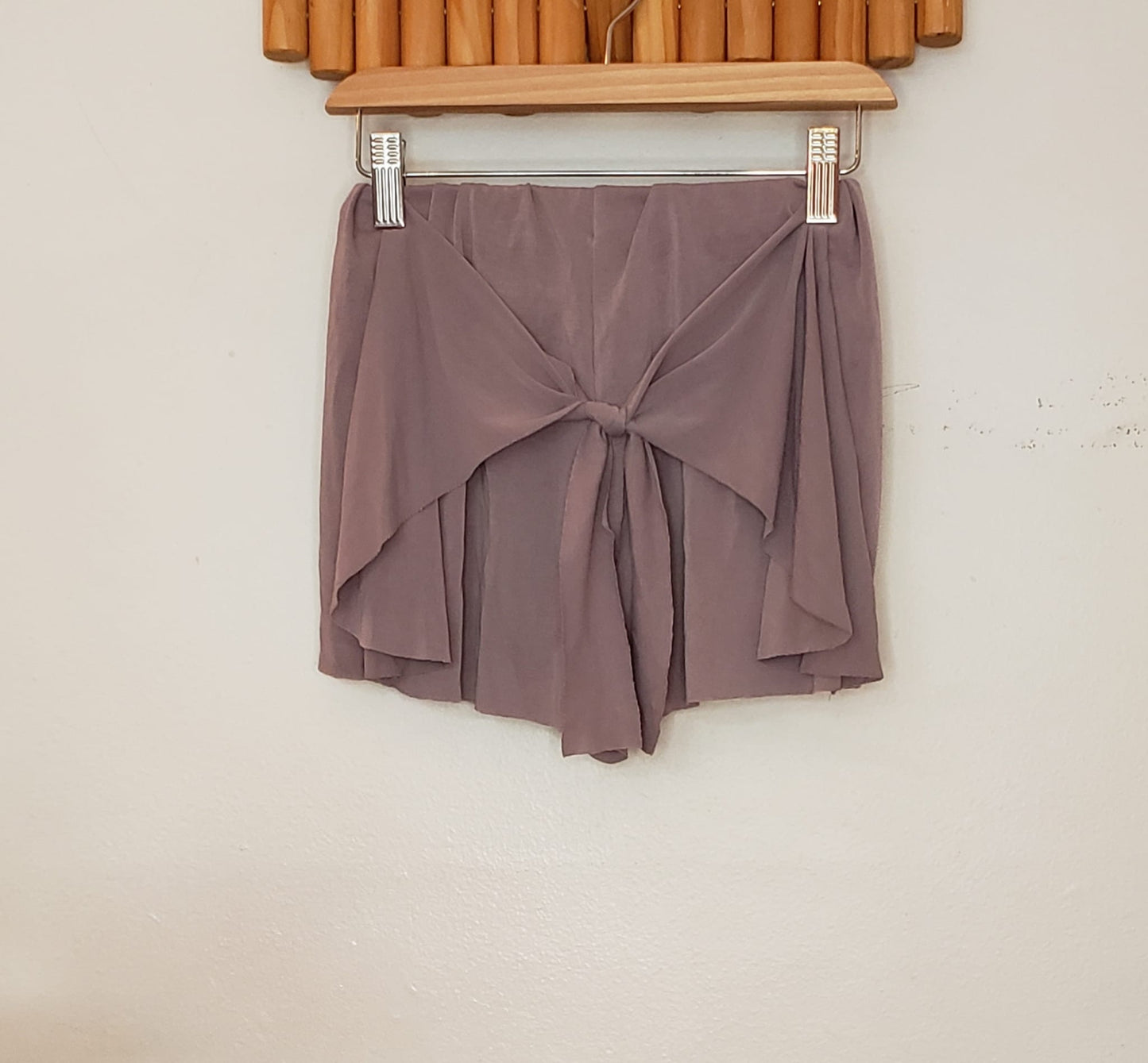 Mauve tie shorts 8-9y