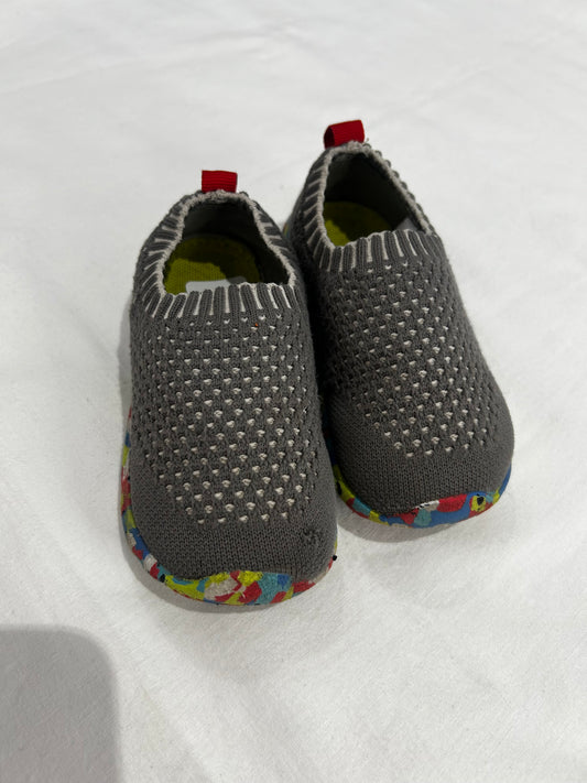 C7 Stride Rite pull-on grey