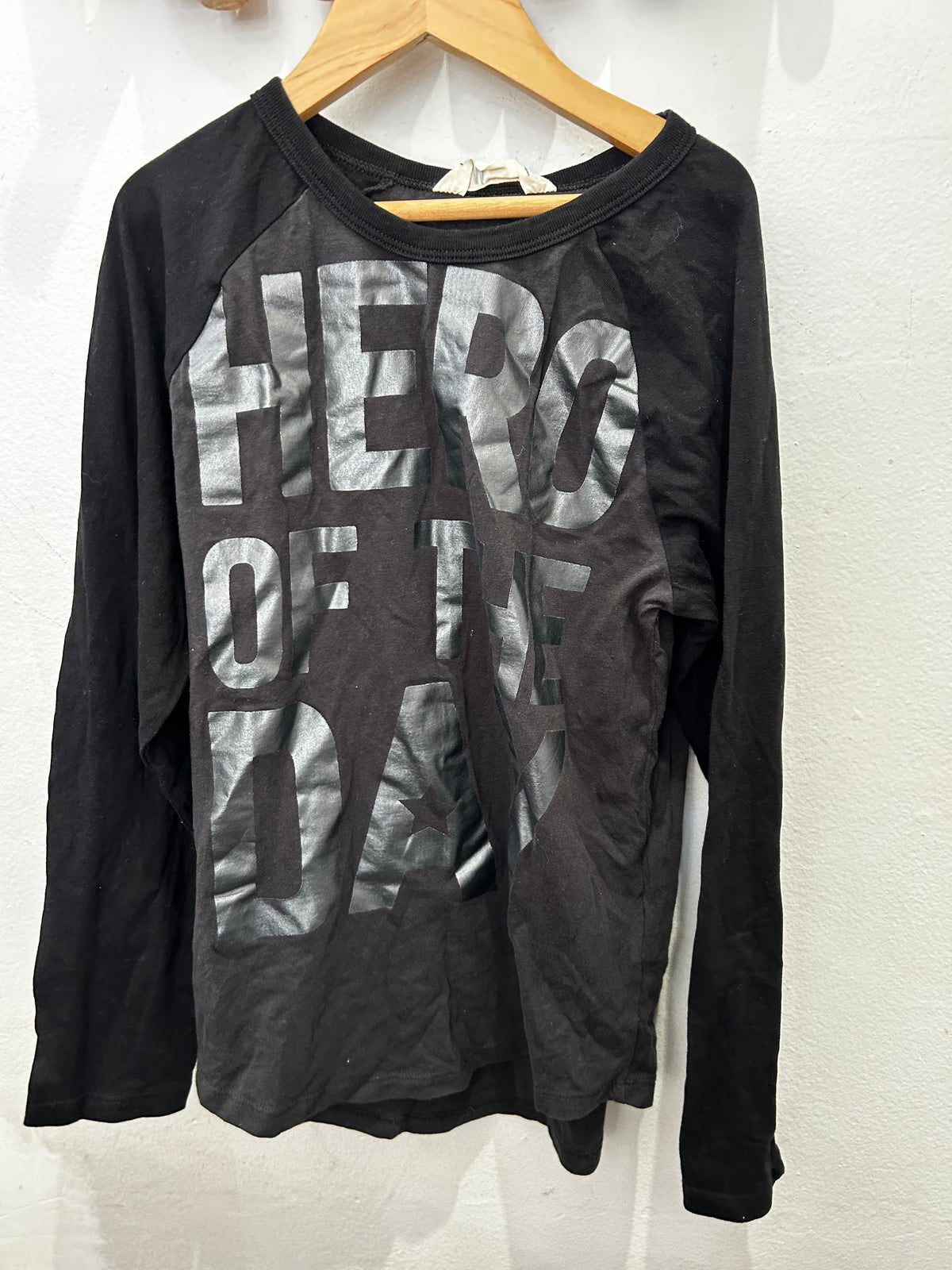 Hero of the Day longsleeve 8-10y