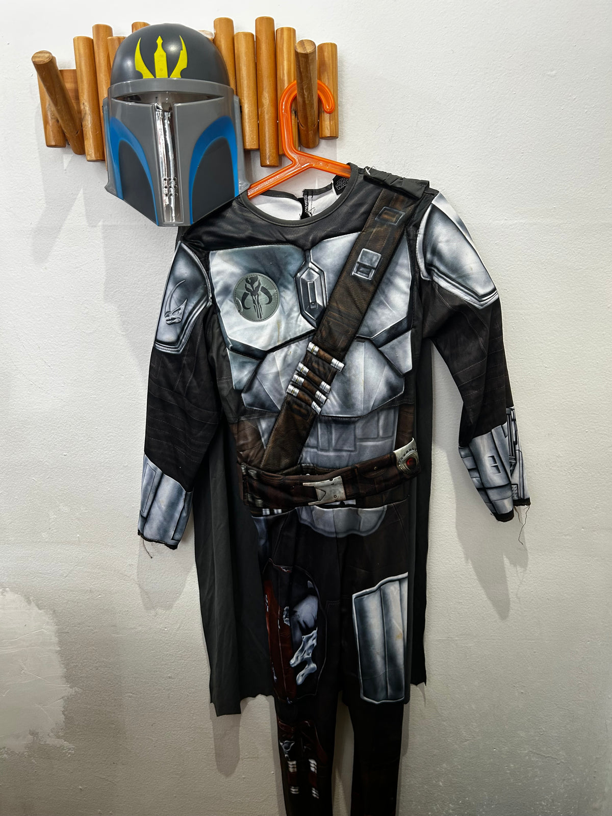 Mandalorian costume with mask 8-10y