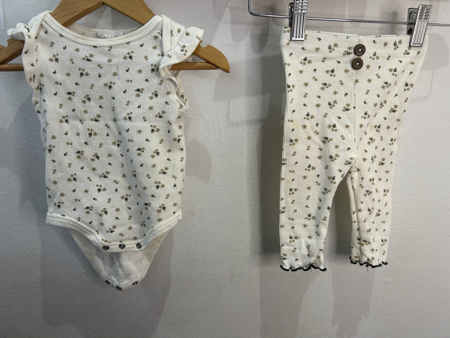 Brown flowers ribbed set 3-6m