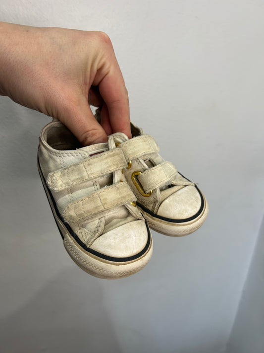 C5 hearts Converse