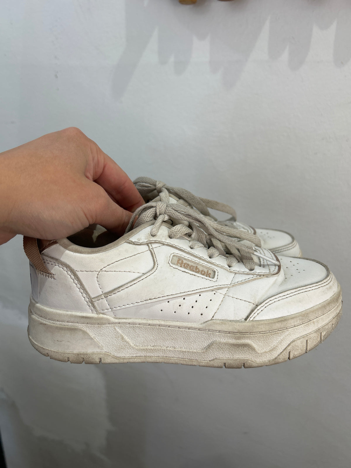 Y1 Reebok with pink metal detail