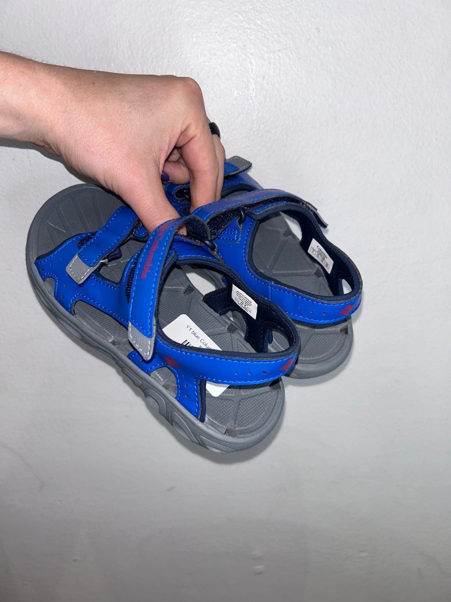 Y1 blue Columbia sandals