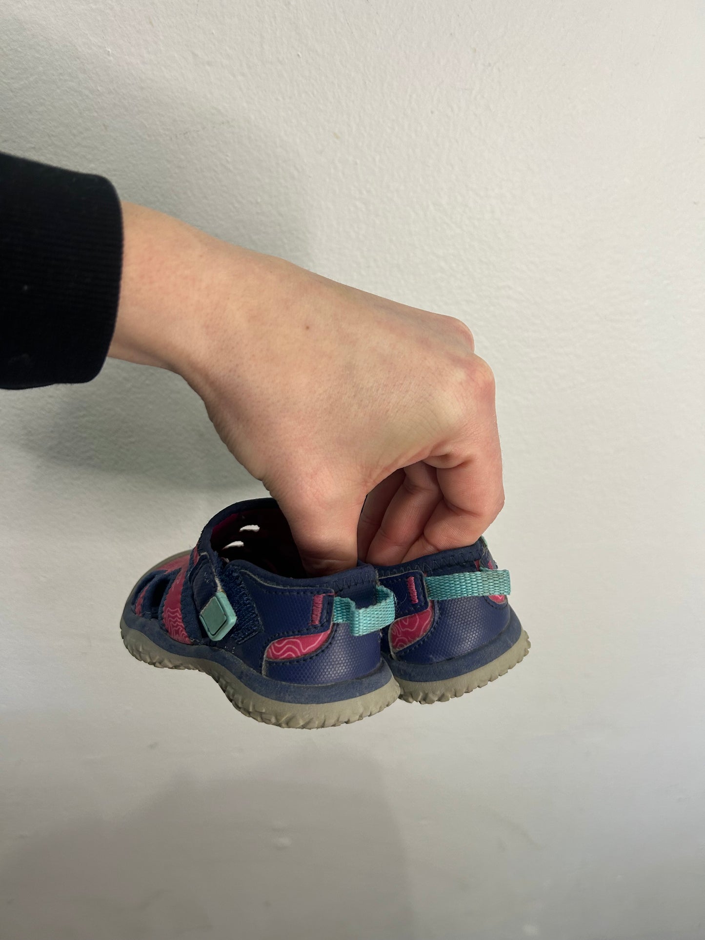 C6 pink Keen sandals