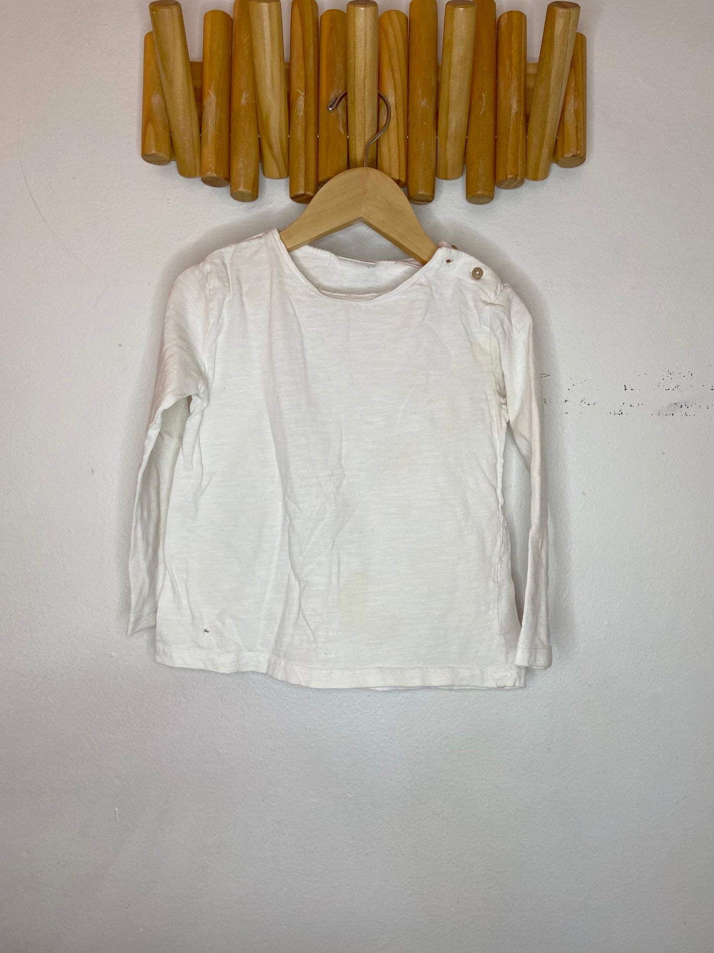 White long sleeve - side button 4-5y