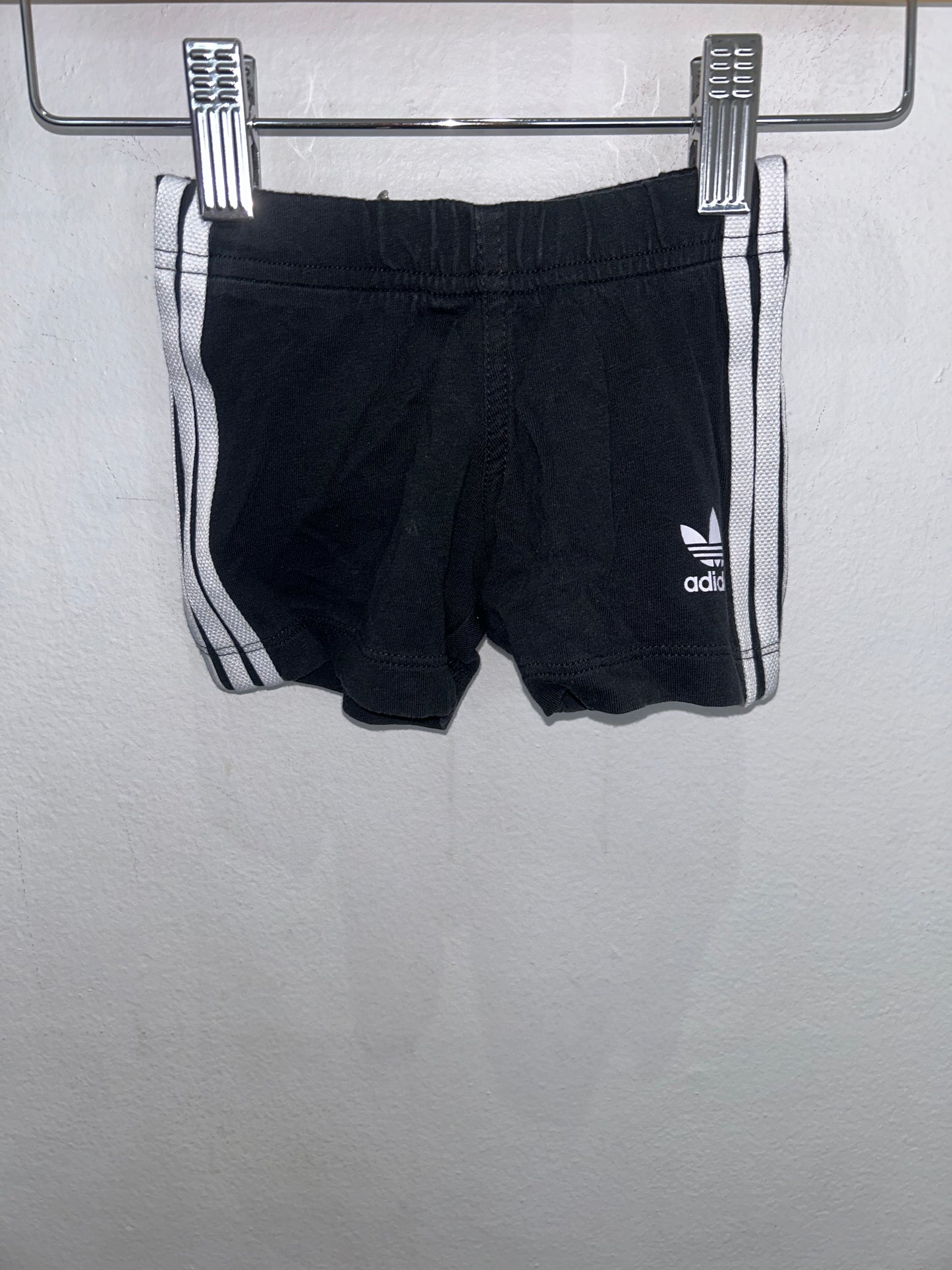 Black baby shorts 0-3m