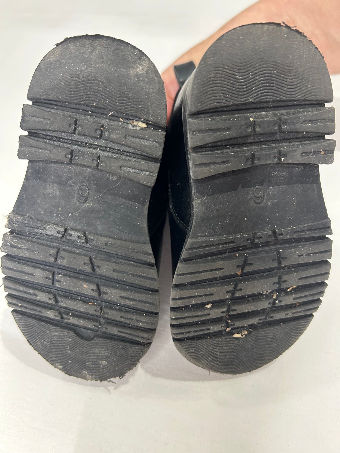 C6 black fall boots