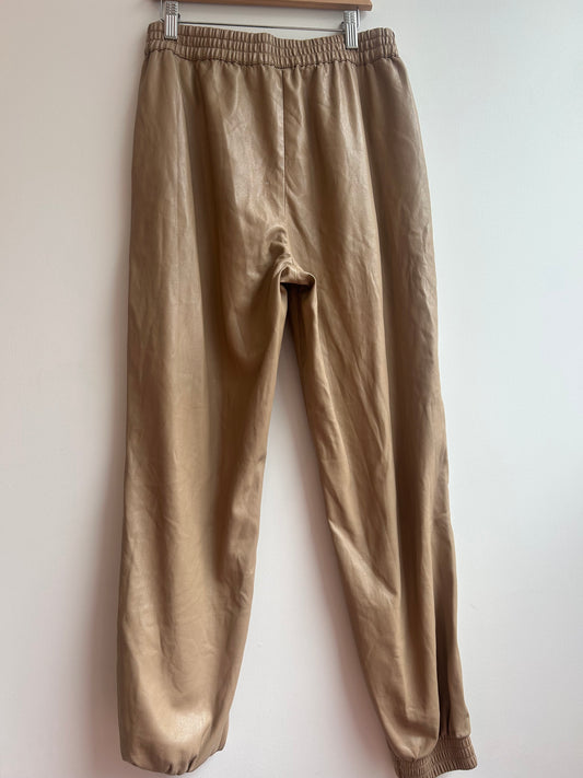 Faux leather joggers (one pinhole peel) M
