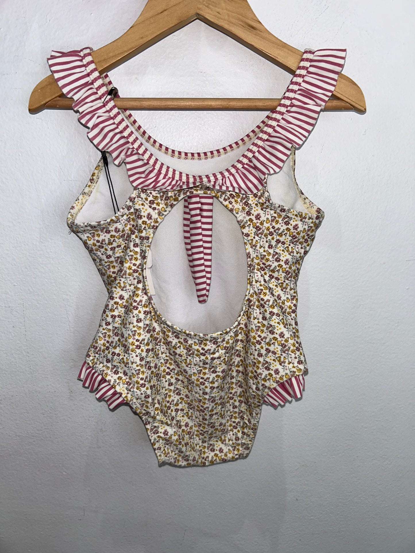 Floral swimsuit stripe details 3y