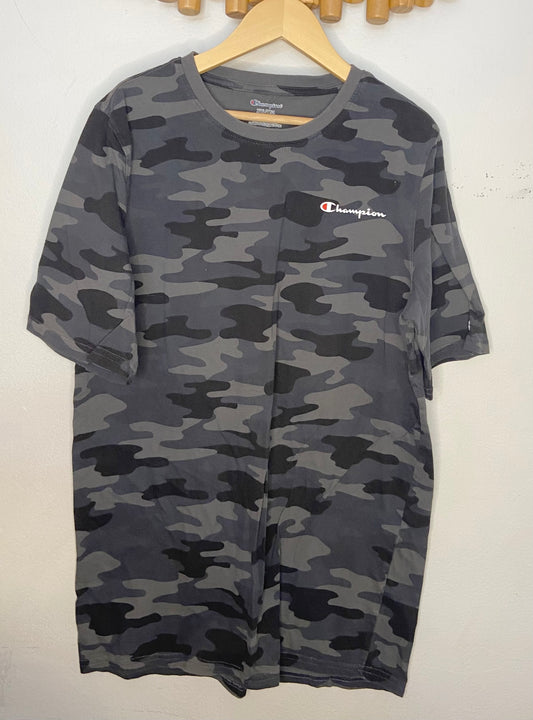 Black camo Champion tee 18y