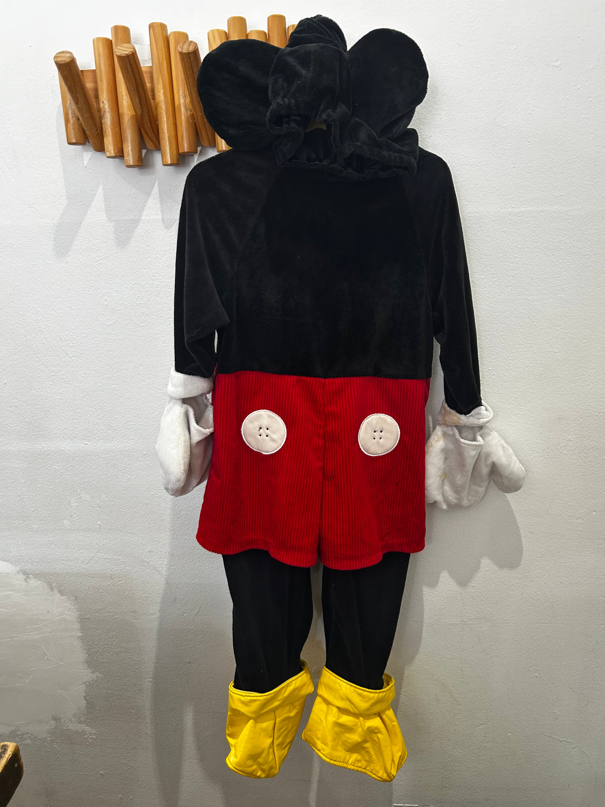 Mickey mouse costume 6-8y