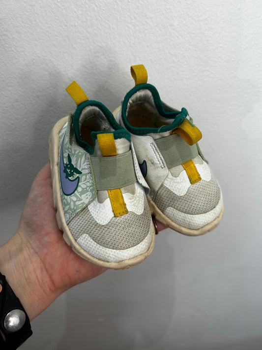 C5 pull-on bunny Nikes