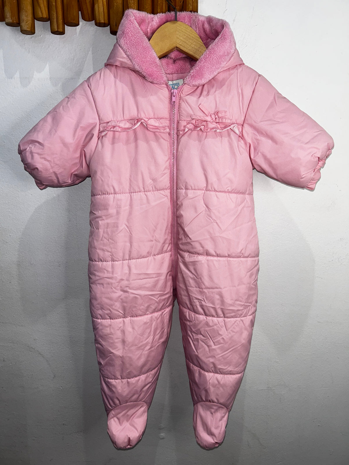 Vintage light pink snowsuit 0-6m