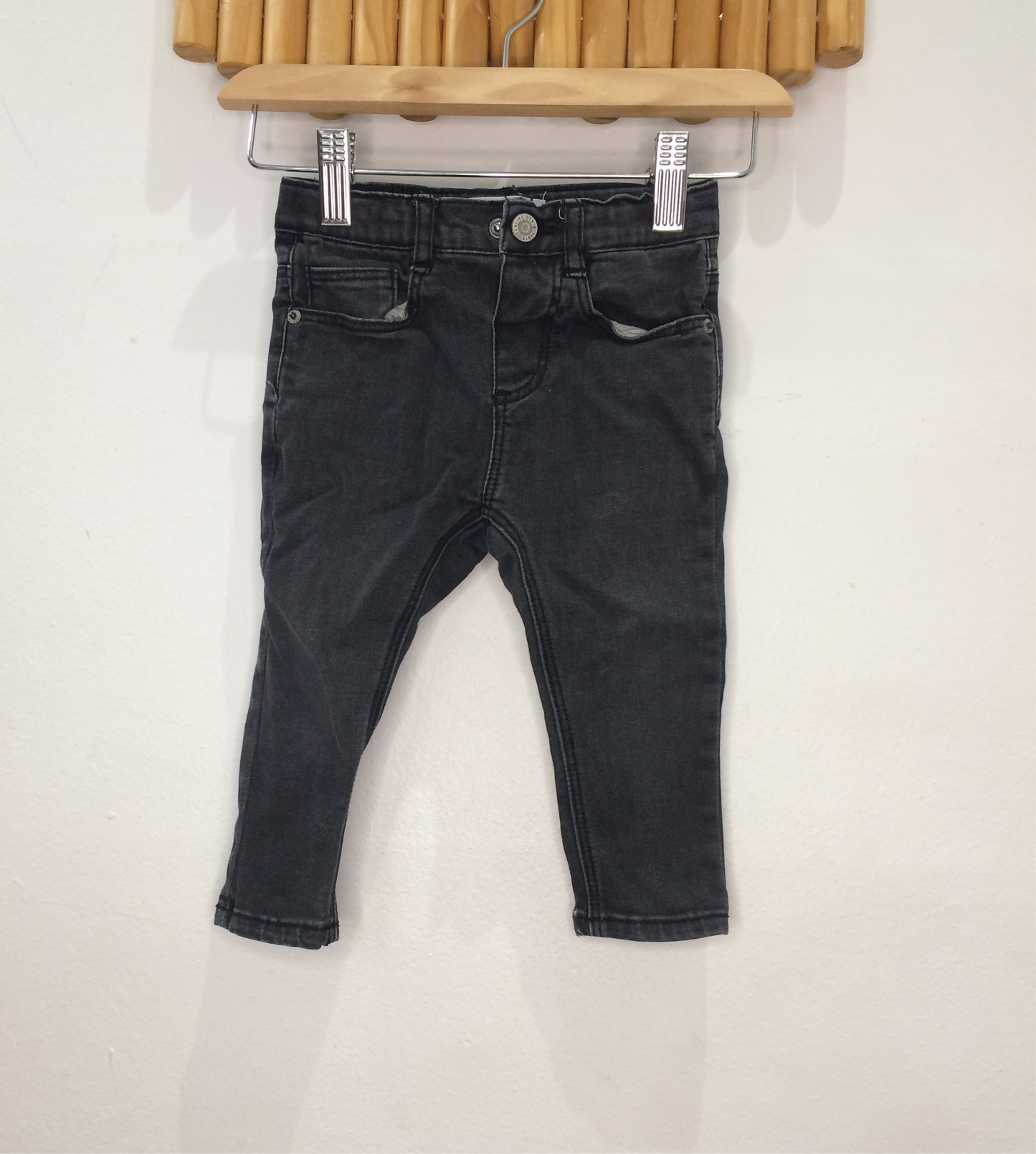 Black skinny jeans 12-18m