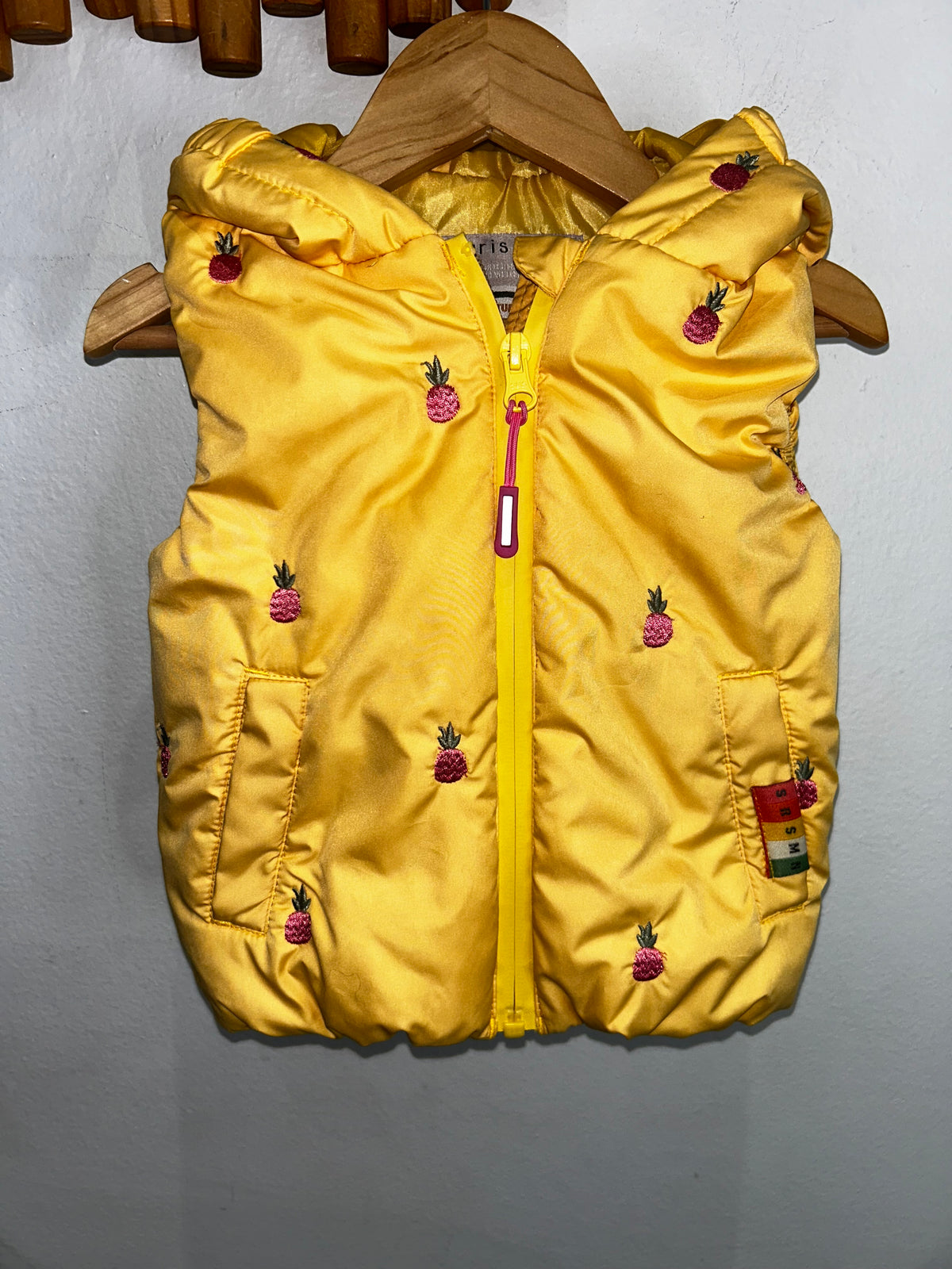 Souris Mini yellow puffer vest 9-12m