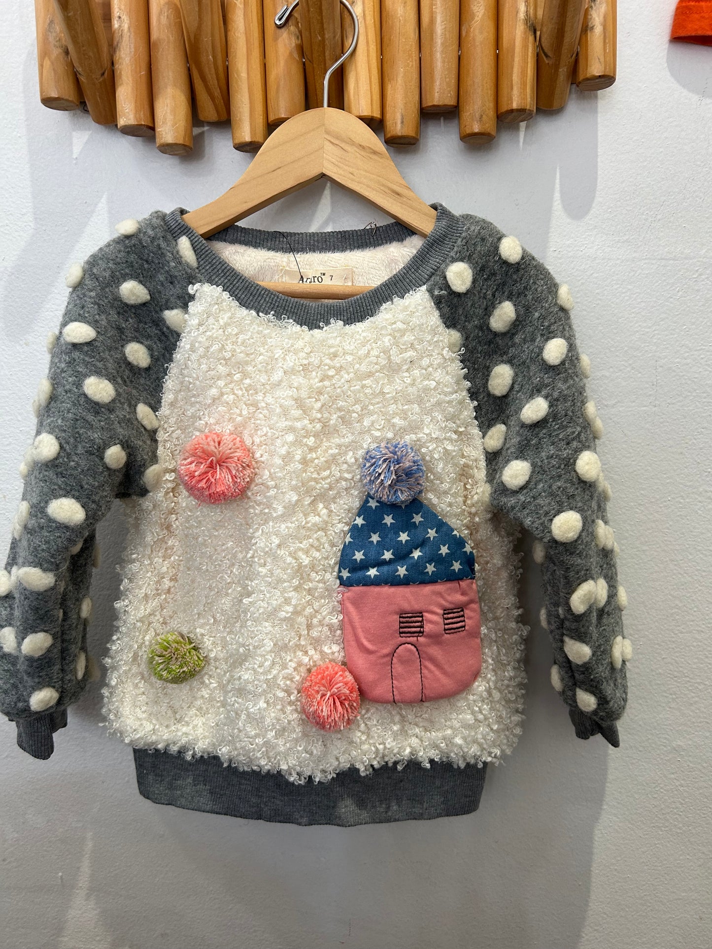 Furry house sweater 4y
