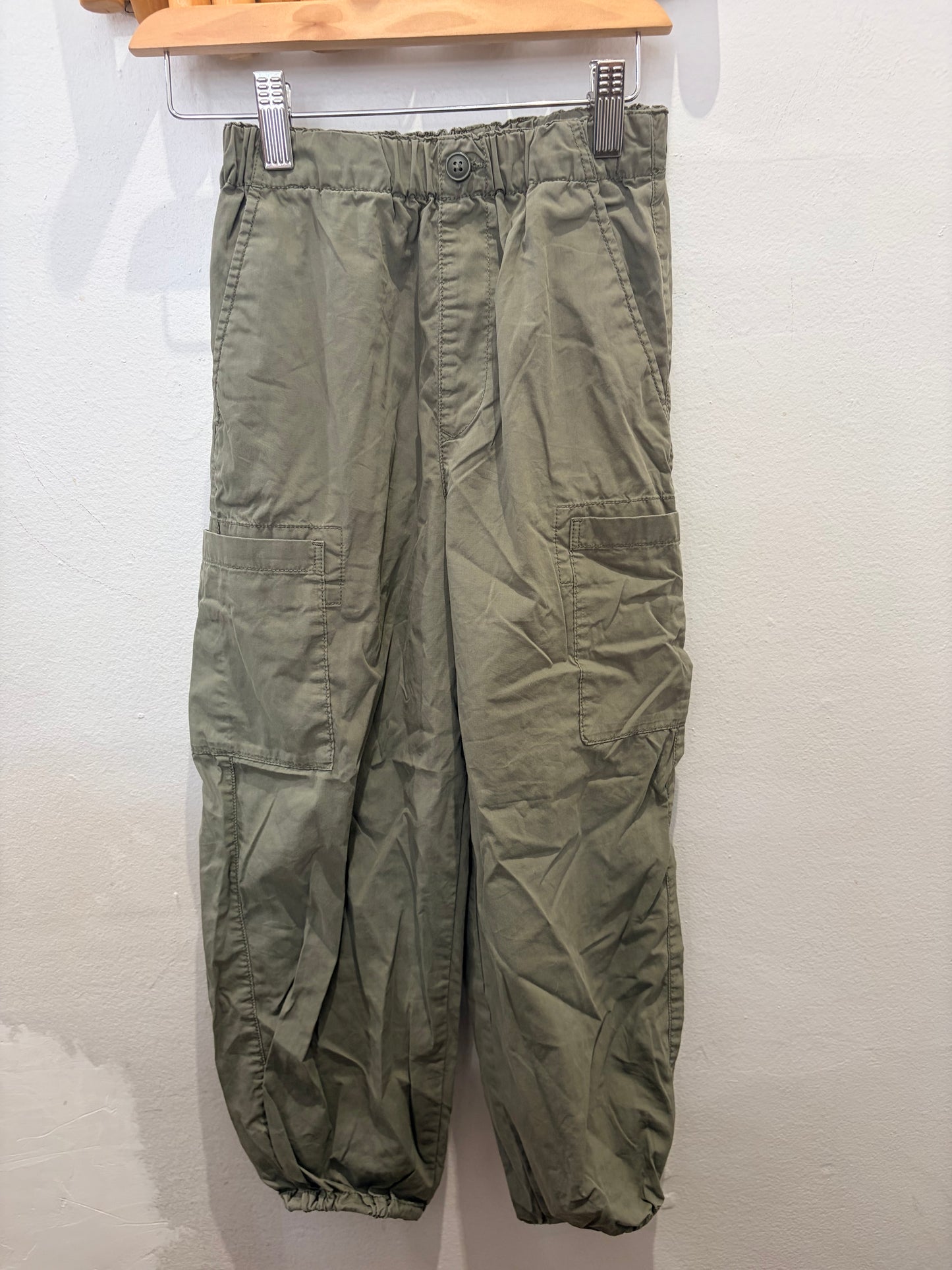 Olive cargo pants 7-8y