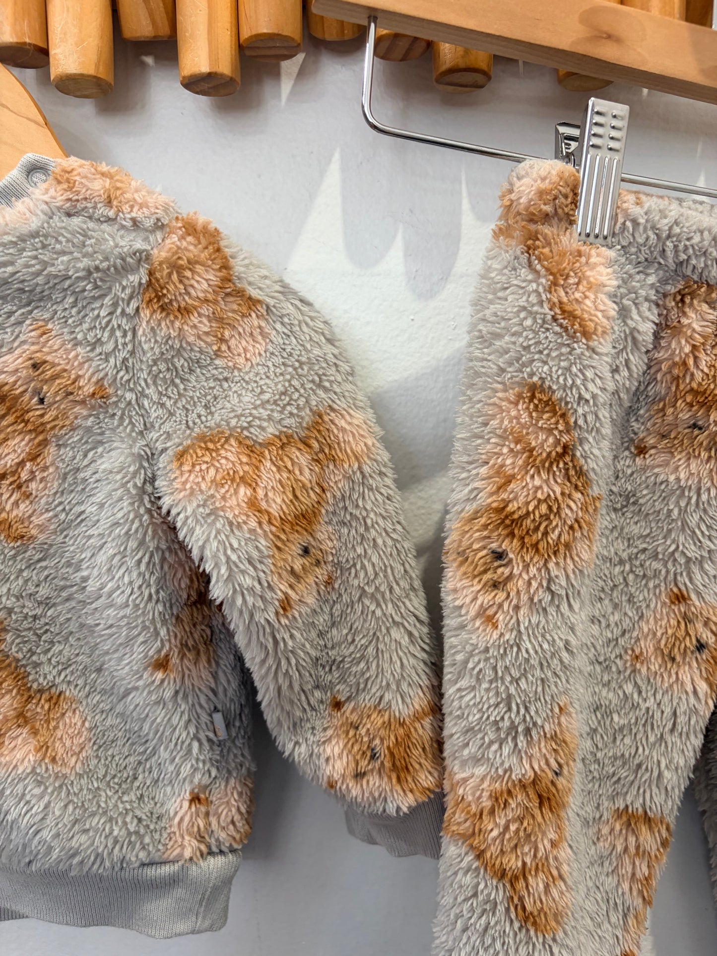 Furry bears pullover only 6-12m