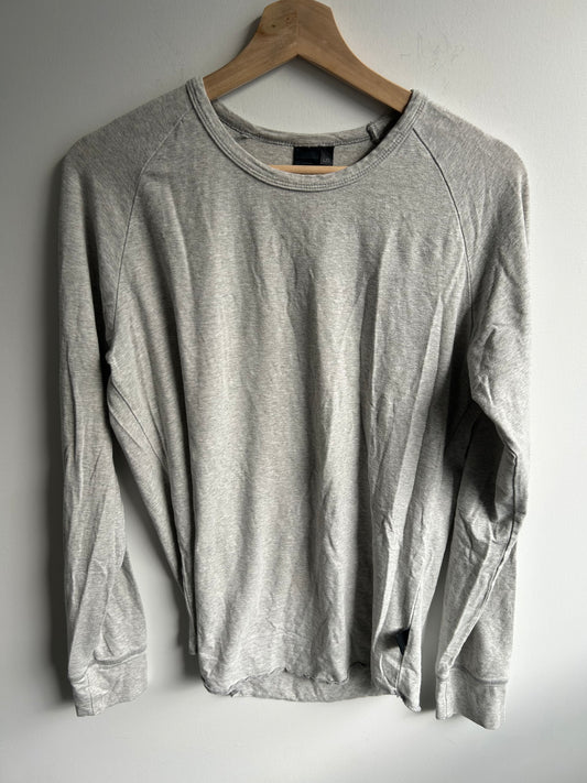 Grey longsleeve L
