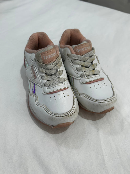 C6 metallic detail Reeboks