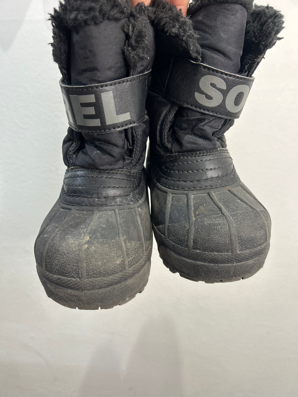 C10 black Sorels