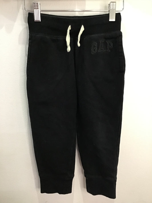 GAP black joggers 4-5y