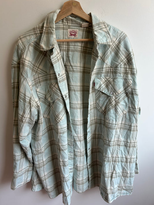 Pear button checkered shirt XL (mens)