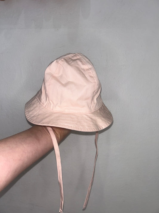 Light pink hat 0-2m