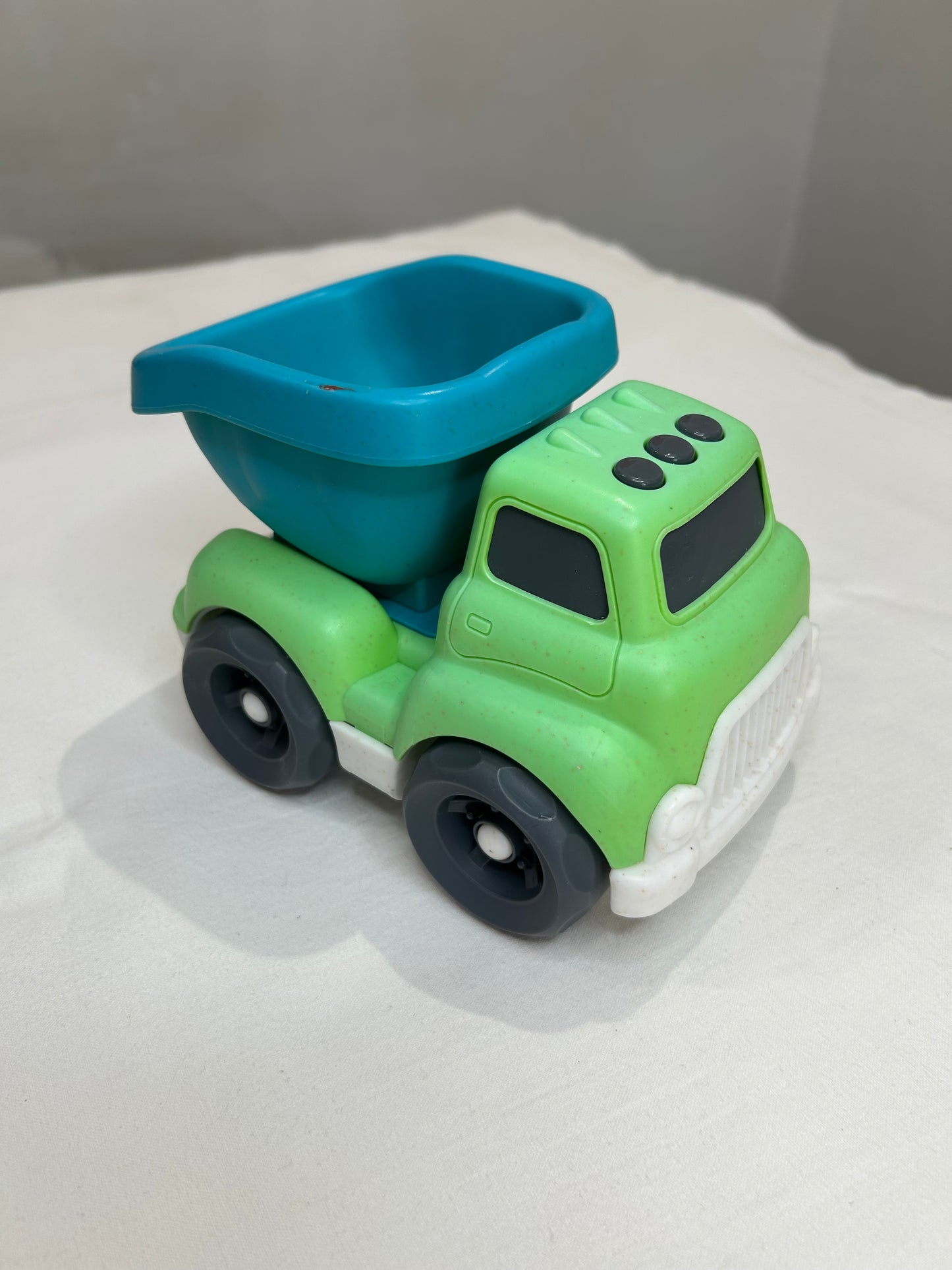 Two pack colourful construction vehicles