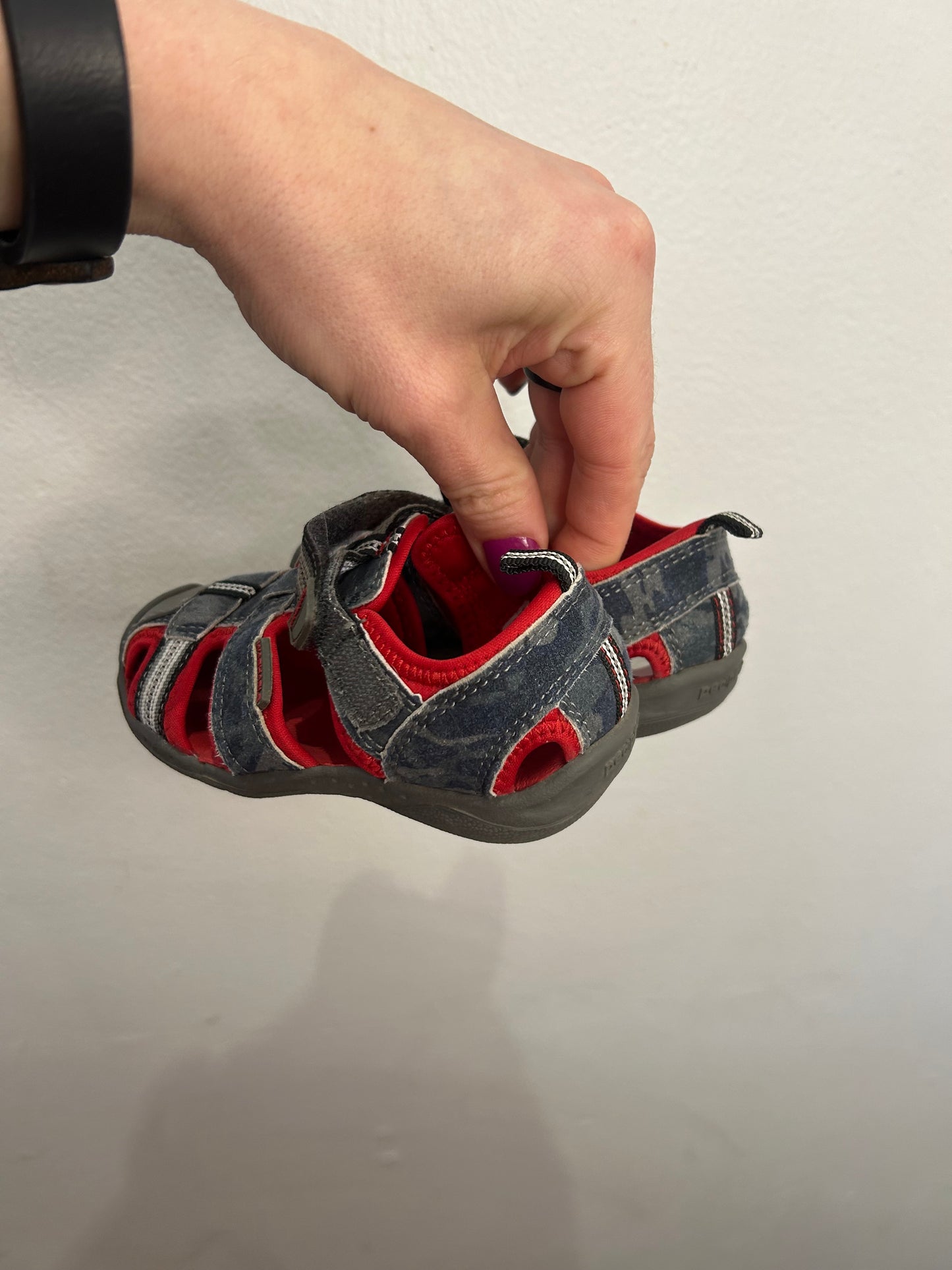 C7 pediped sandals