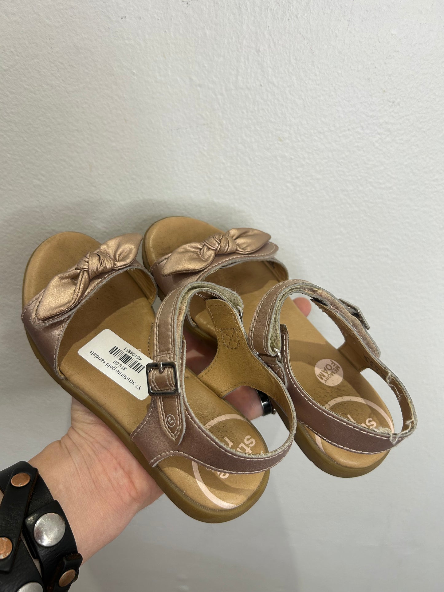 Y1 striderite gold sandals
