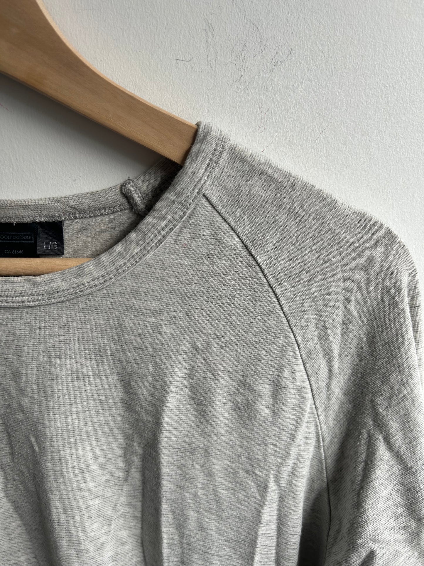 Grey longsleeve L
