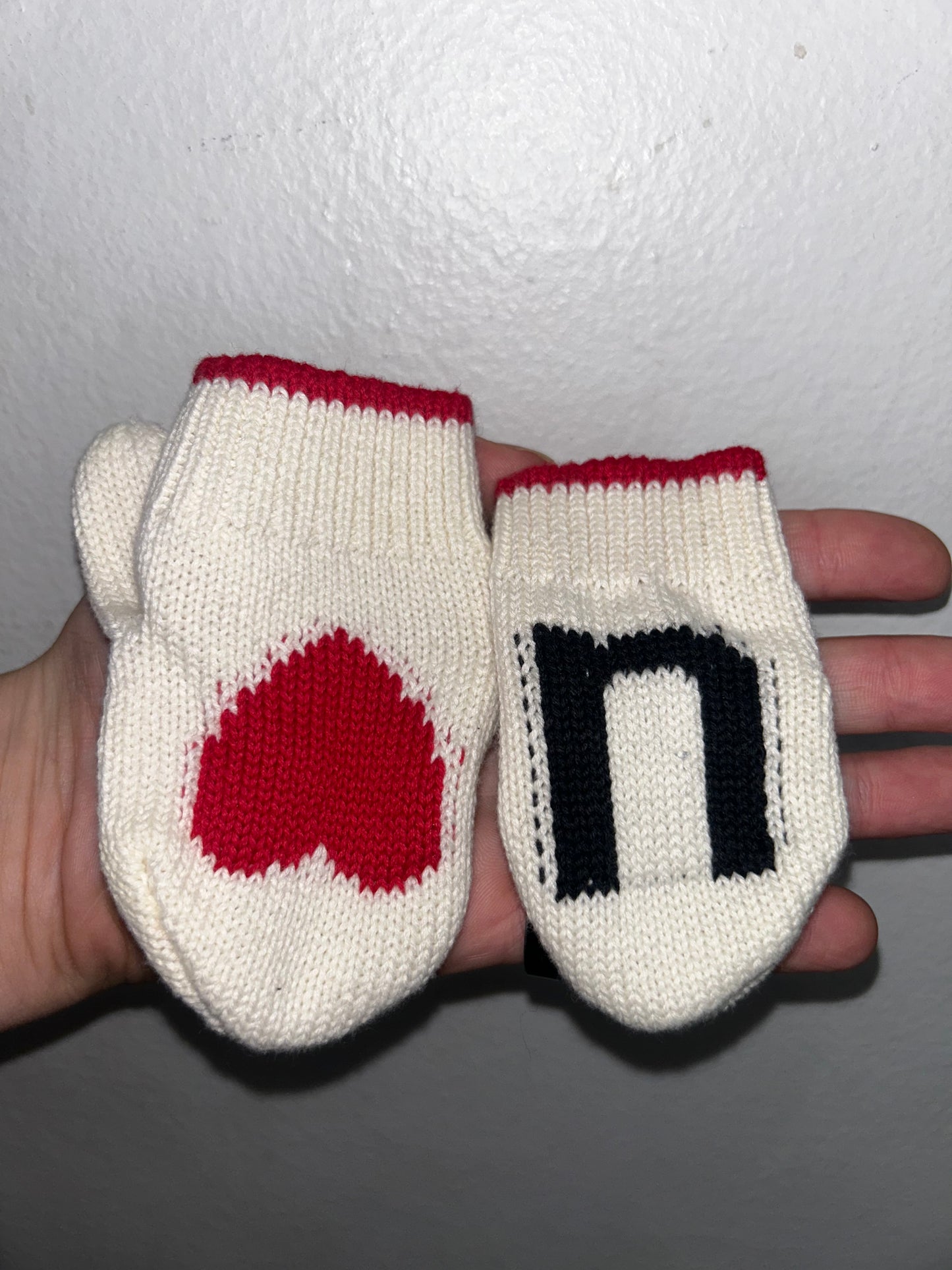 Heart toque and mitt set 6-12m