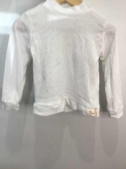 White mockneck 3-6m