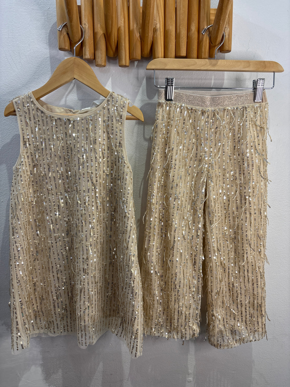 Gold tassels set 4-5y