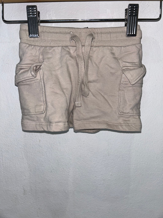 Beige pocket shorts 2-4m