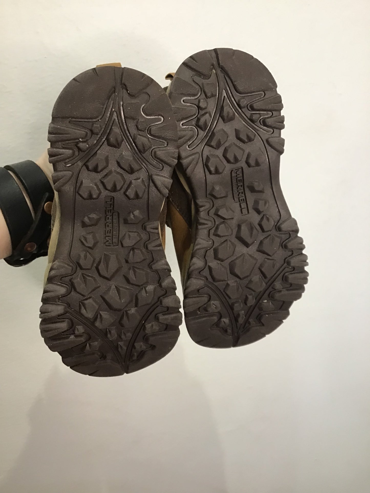 C10 Merrell brown boots