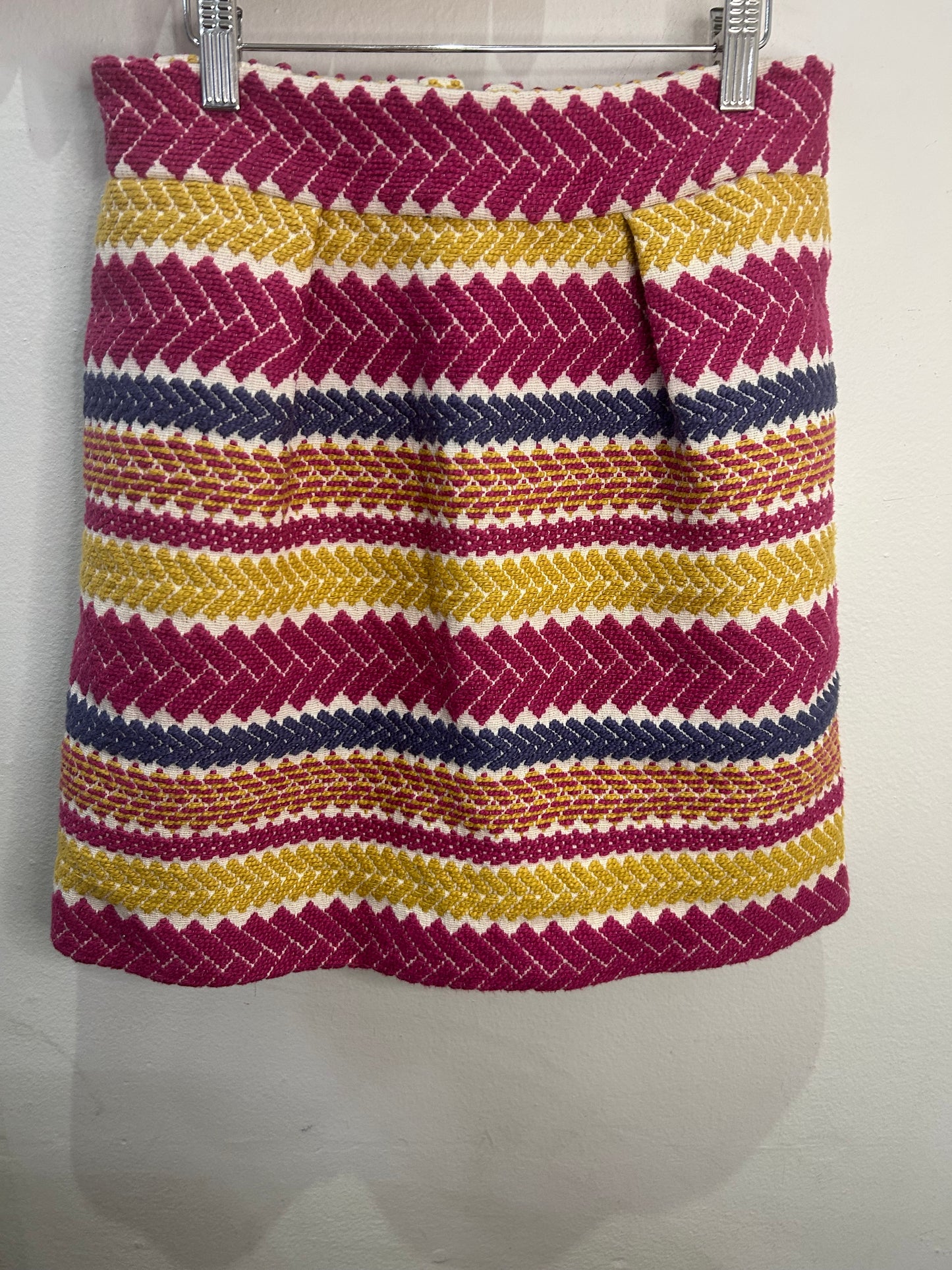 Embroidered magenta skirt - size S