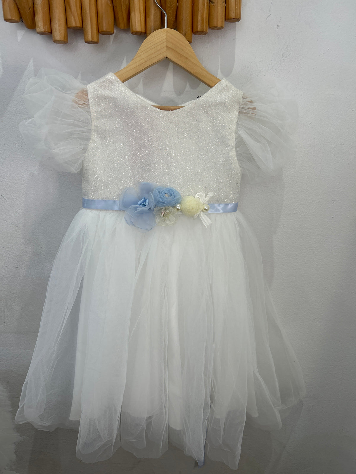 White very fancy dress 3y NEW