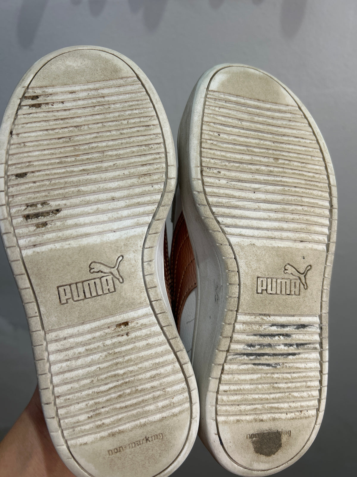 Y1 white velcro Puma