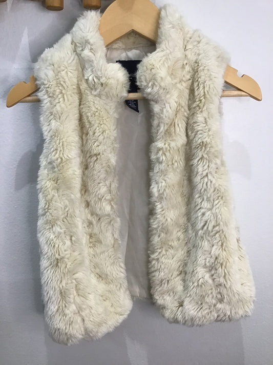 Outerwear furry beige vest 4-5y