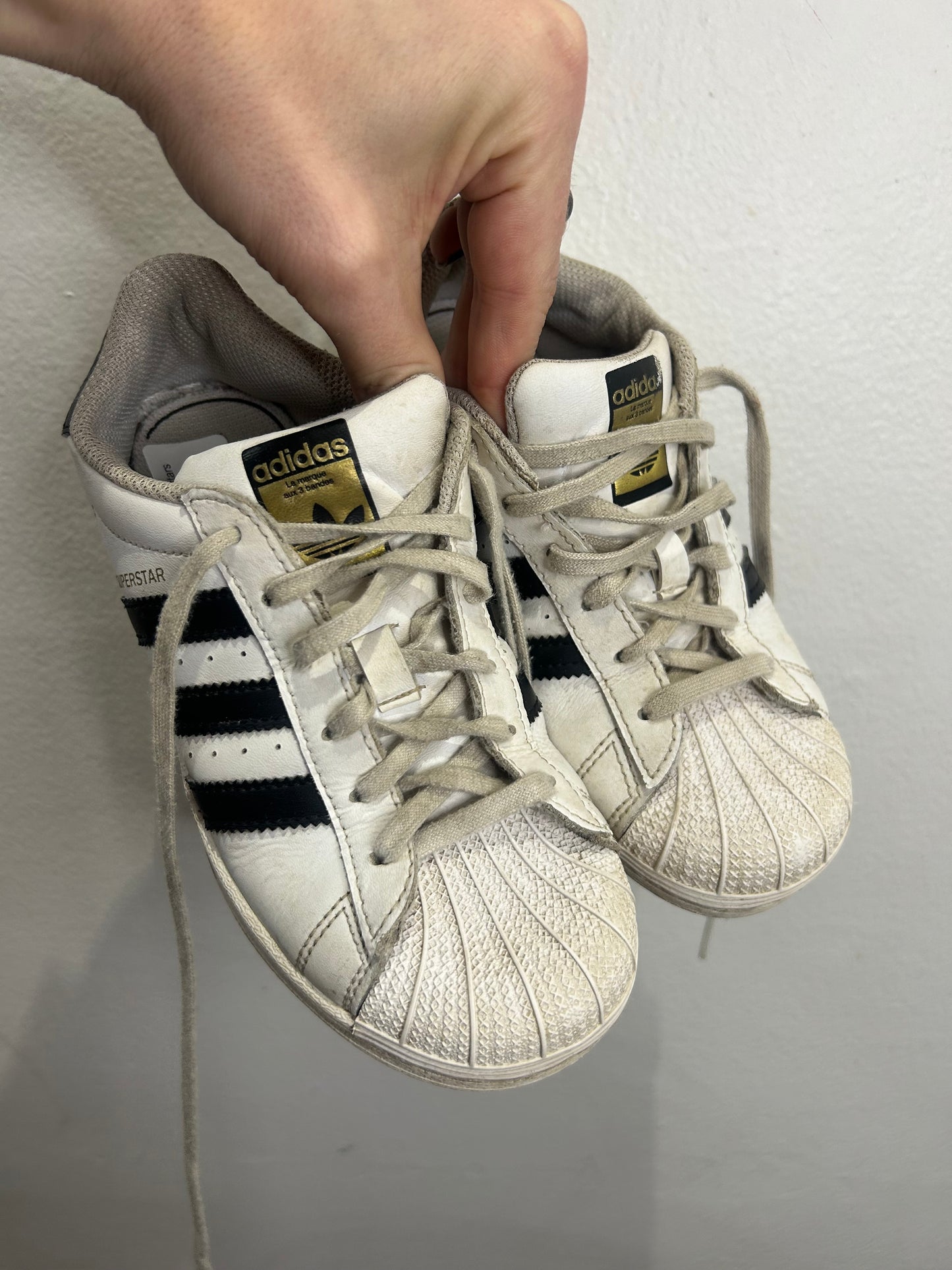 Y2 Adidas superstars