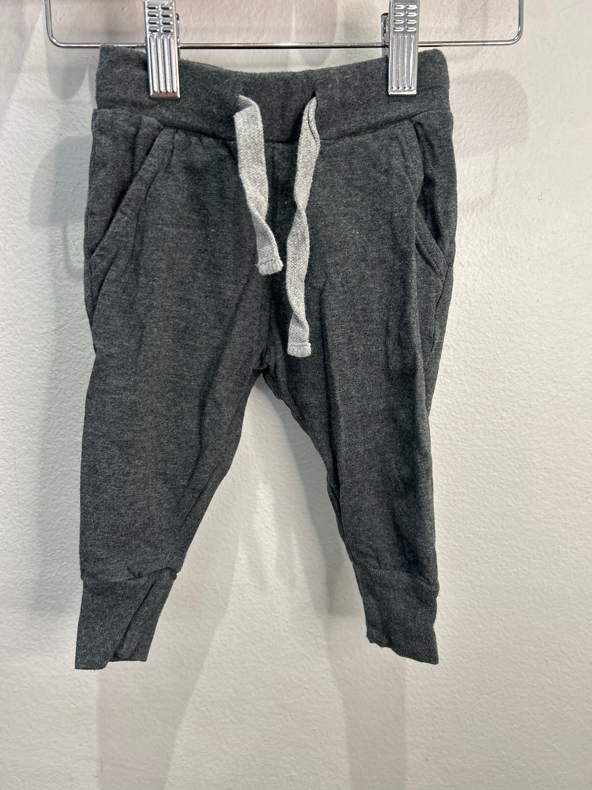 Minimioche grey drawstring pants 6-12m B