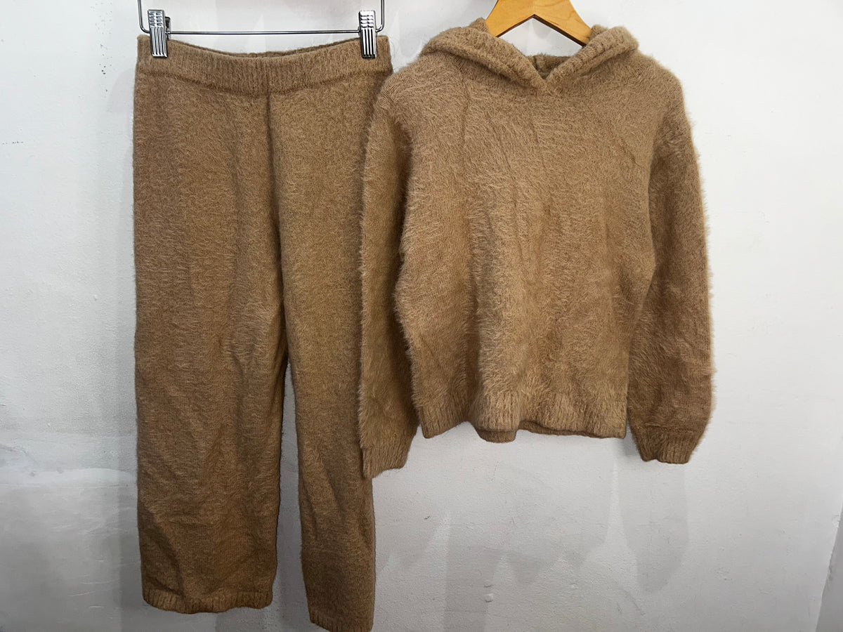 Beige cozy set 7-8y