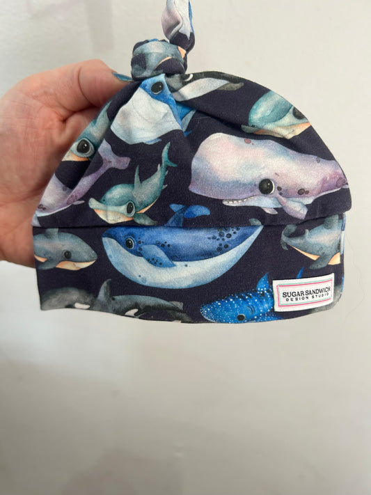 Baby hat 3-6m whales