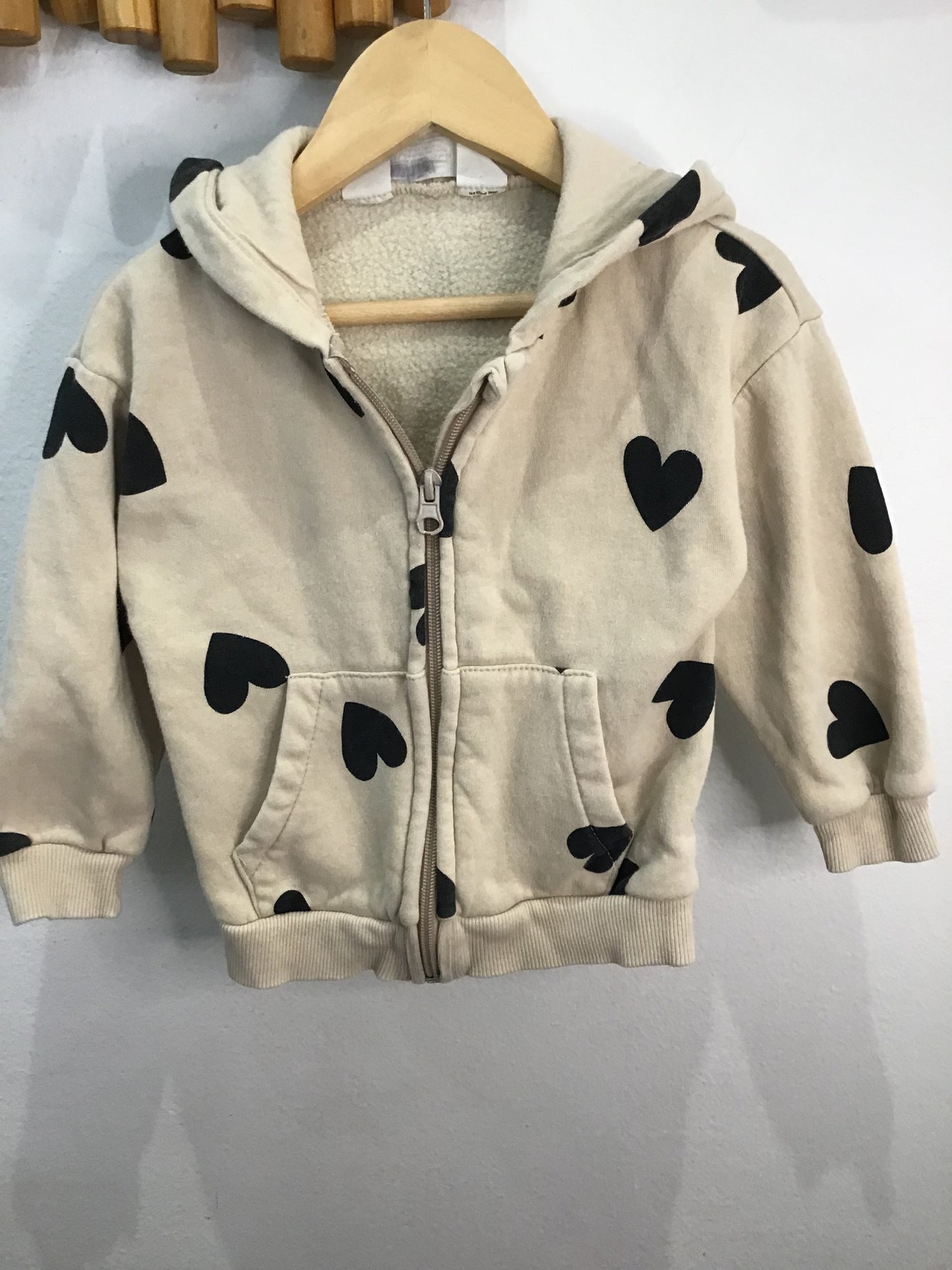 Sweatshirt black hearts 18-24m