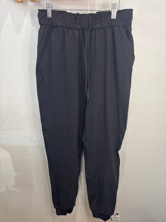 Lululemon stretchy joggers size 6 NEW